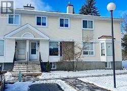 13 - 94 MCDERMOT COURT  Ottawa, ON K2L 3V1