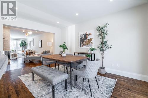 7 Glenmorris Drive, Hamilton, ON - Indoor Photo Showing Living Room