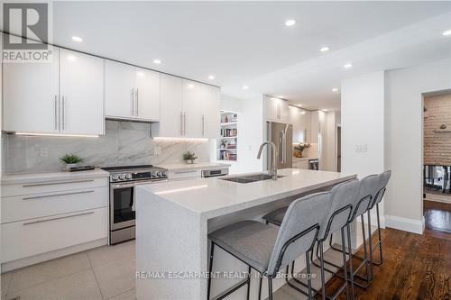 7 Glenmorris Drive, Hamilton, ON - Indoor Photo Showing Kitchen With Upgraded Kitchen