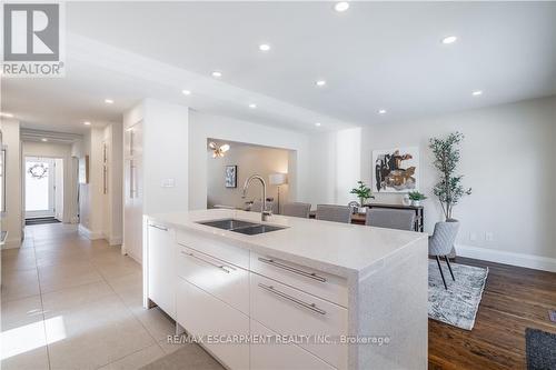 7 Glenmorris Drive, Hamilton, ON - Indoor Photo Showing Kitchen With Double Sink