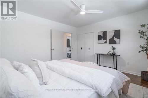 7 Glenmorris Drive, Hamilton, ON - Indoor Photo Showing Bedroom
