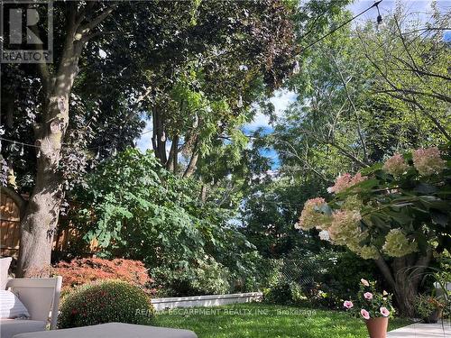 7 Glenmorris Drive, Hamilton, ON - Outdoor