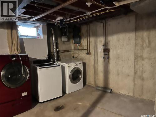 7 Mcmurchy Avenue, Regina, SK - Indoor Photo Showing Laundry Room
