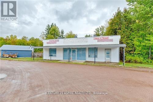 2096 Petawawa Boulevard, Petawawa, ON 