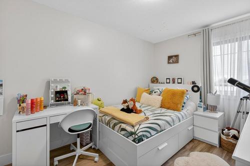 1273 Bergamot Avenue, Kelowna, BC - Indoor Photo Showing Bedroom