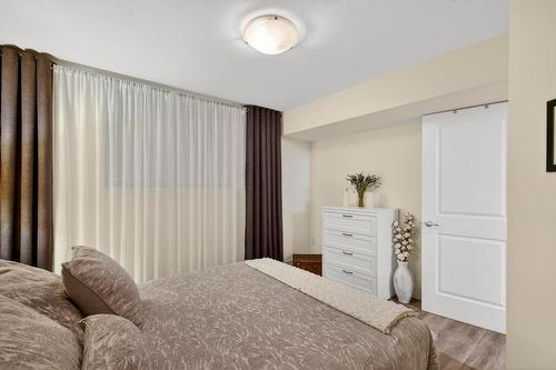 1273 Bergamot Avenue, Kelowna, BC - Indoor Photo Showing Bedroom