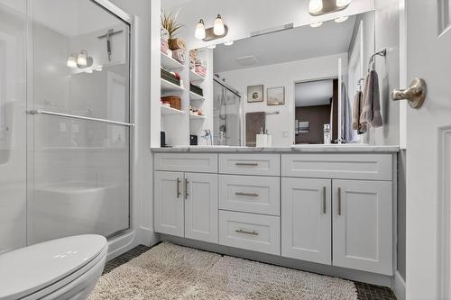 1273 Bergamot Avenue, Kelowna, BC - Indoor Photo Showing Bathroom