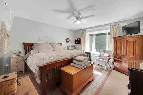 361 Wyndhaven Place, Clearwater, BC - Indoor Photo Showing Bedroom