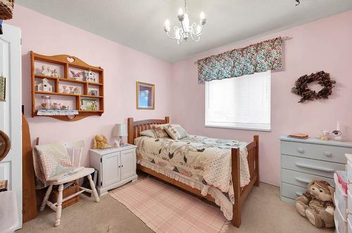 361 Wyndhaven Place, Clearwater, BC - Indoor Photo Showing Bedroom