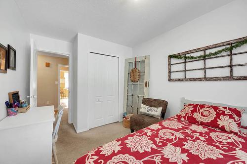 361 Wyndhaven Place, Clearwater, BC - Indoor Photo Showing Bedroom