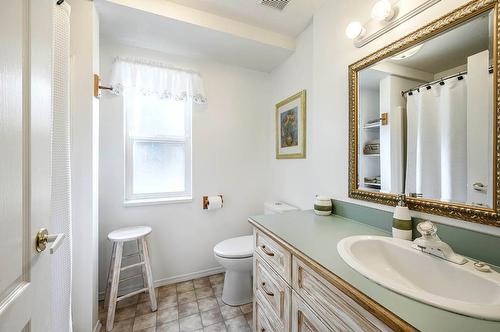 361 Wyndhaven Place, Clearwater, BC - Indoor Photo Showing Bathroom