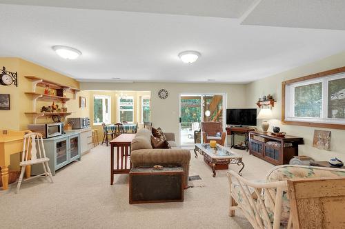 361 Wyndhaven Place, Clearwater, BC - Indoor Photo Showing Living Room