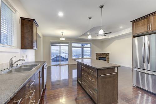 9829 Crimson Road, Lake Country, BC - Indoor Photo Showing Kitchen With Double Sink