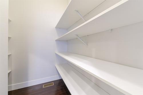 9829 Crimson Road, Lake Country, BC - Indoor With Storage