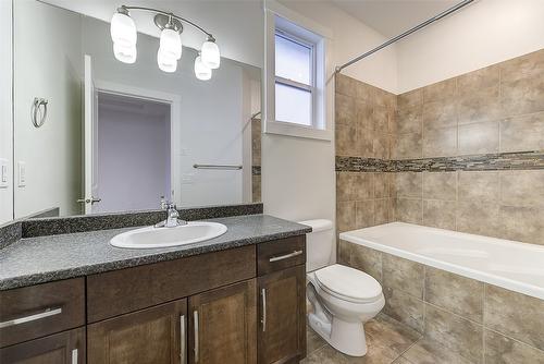 9829 Crimson Road, Lake Country, BC - Indoor Photo Showing Bathroom