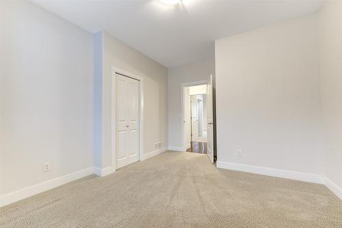 9829 Crimson Road, Lake Country, BC - Indoor Photo Showing Other Room