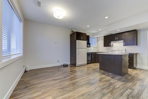 9829 Crimson Road, Lake Country, BC - Indoor Photo Showing Kitchen