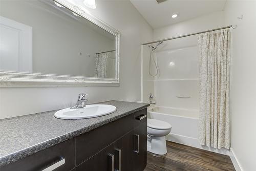 9829 Crimson Road, Lake Country, BC - Indoor Photo Showing Bathroom