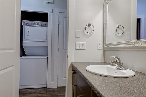 9829 Crimson Road, Lake Country, BC - Indoor Photo Showing Laundry Room