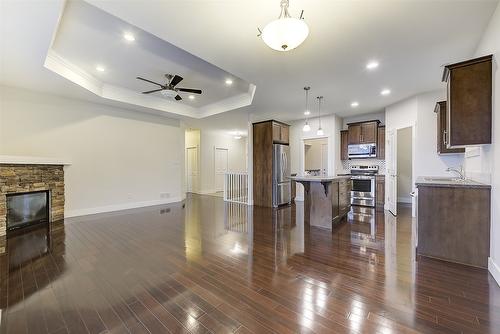 9829 Crimson Road, Lake Country, BC - Indoor With Fireplace