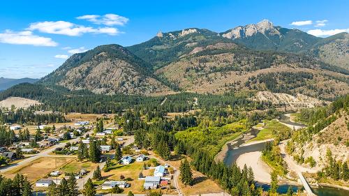 9145 Cascade Street, Elko, BC 