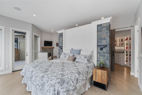 608 Mt Ida Crescent, Coldstream, BC - Indoor Photo Showing Bedroom