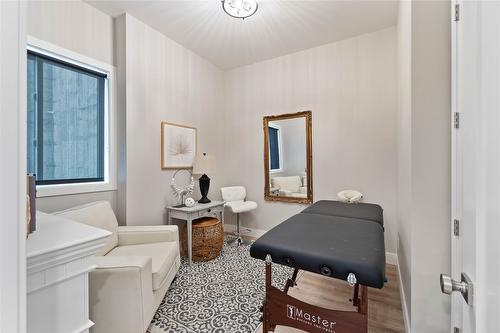 608 Mt Ida Crescent, Coldstream, BC - Indoor Photo Showing Other Room