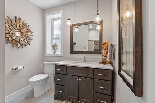 608 Mt Ida Crescent, Coldstream, BC - Indoor Photo Showing Bathroom