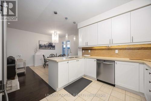526 Church Street, Markham, ON - Indoor Photo Showing Kitchen With Double Sink