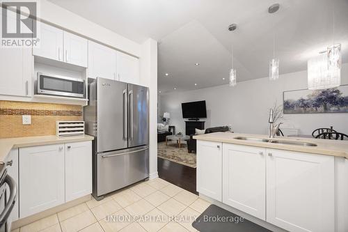 526 Church Street, Markham, ON - Indoor Photo Showing Kitchen With Double Sink