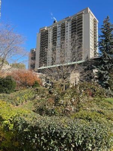 2511-400 Walmer Road, Toronto, ON - Outdoor