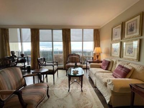 2511-400 Walmer Road, Toronto, ON - Indoor Photo Showing Living Room