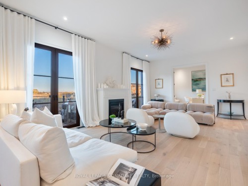1335 Britton Crescent, Milton, ON - Indoor Photo Showing Living Room With Fireplace