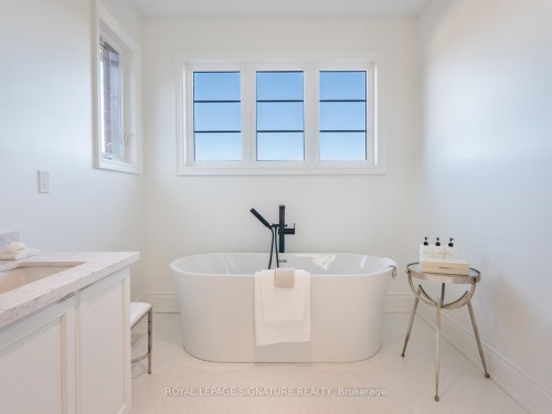 1335 Britton Crescent, Milton, ON - Indoor Photo Showing Bathroom