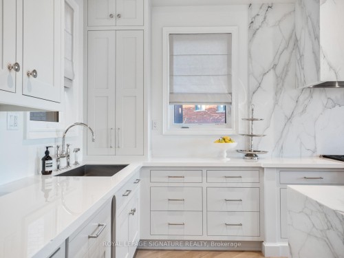 1335 Britton Crescent, Milton, ON - Indoor Photo Showing Kitchen