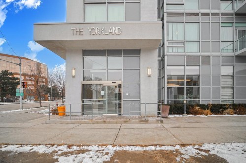 411-275 Yorkland Road, Toronto, ON - Outdoor