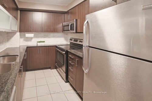 411-275 Yorkland Road, Toronto, ON - Indoor Photo Showing Kitchen With Double Sink With Upgraded Kitchen