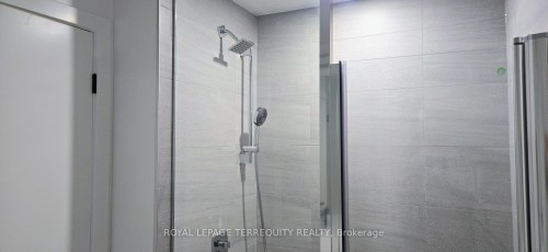 1515-1 Quarrington Lane, Toronto, ON - Indoor Photo Showing Bathroom