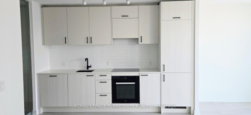 1515-1 Quarrington Lane, Toronto, ON - Indoor