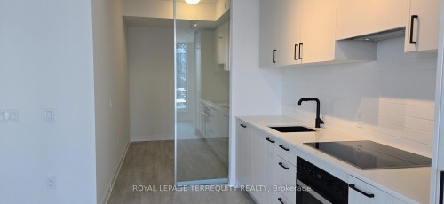 1515-1 Quarrington Lane, Toronto, ON - Indoor Photo Showing Kitchen