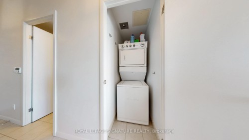 3403-215 Fort York Boulevard, Toronto, ON - Indoor Photo Showing Laundry Room