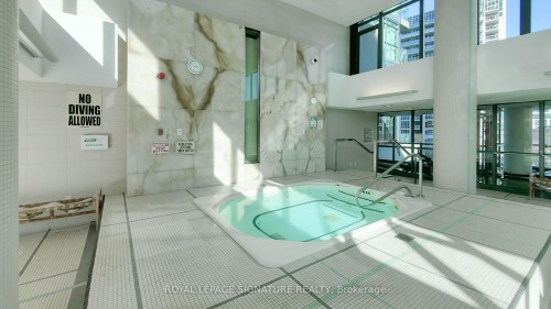 3403-215 Fort York Boulevard, Toronto, ON - Indoor Photo Showing Other Room