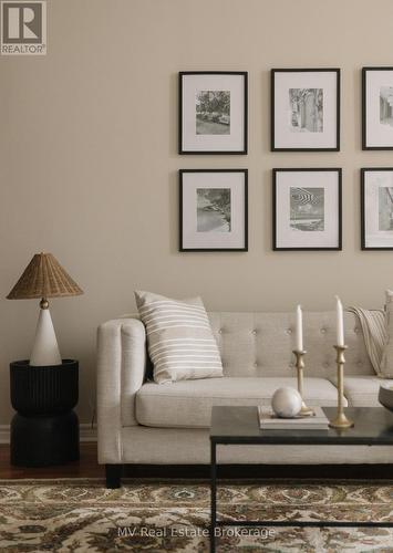104 - 478 St Andrew Street E, Centre Wellington (Fergus), ON - Indoor Photo Showing Living Room