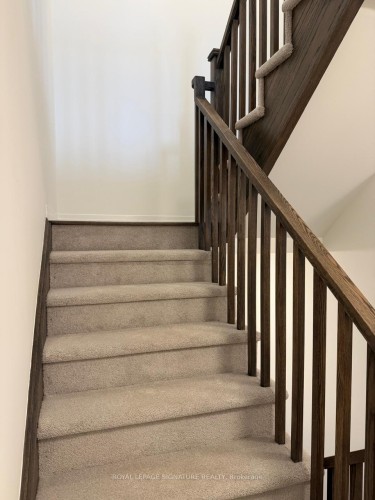 19 Kings Hill Drive, Brampton, ON - Indoor Photo Showing Other Room