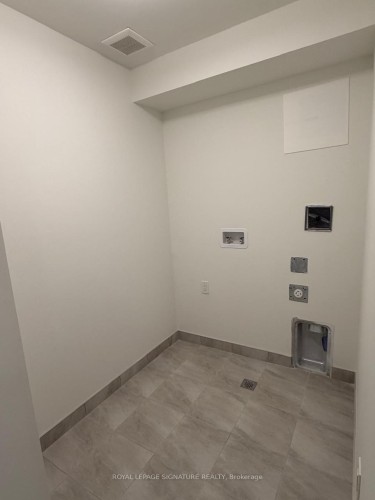 19 Kings Hill Drive, Brampton, ON - Indoor Photo Showing Other Room