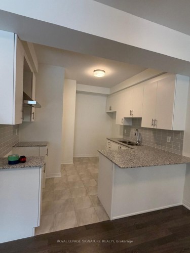 19 Kings Hill Drive, Brampton, ON - Indoor Photo Showing Kitchen