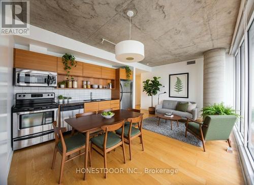 1610 - 324 LAURIER AVENUE W  Ottawa, ON K1P 0A4