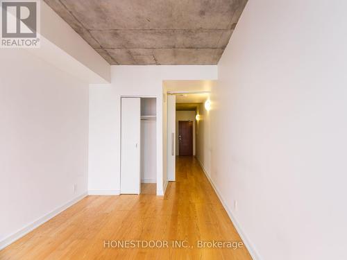 1610 - 324 Laurier Avenue W, Ottawa, ON - Indoor Photo Showing Kitchen With Stainless Steel Kitchen