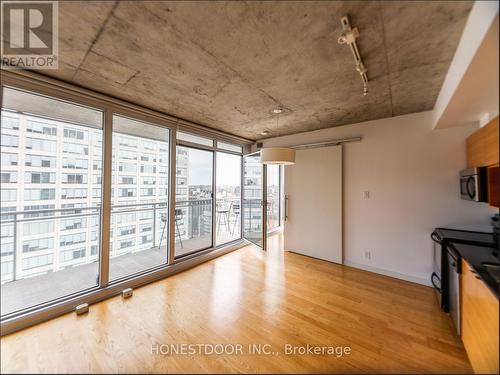1610 - 324 Laurier Avenue W, Ottawa, ON - Indoor Photo Showing Bathroom