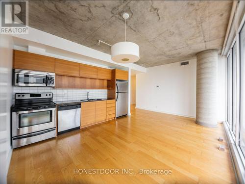 1610 - 324 Laurier Avenue W, Ottawa, ON - Indoor Photo Showing Gym Room